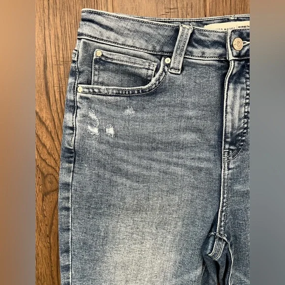 DENVER HAYES Hi-Rise Bermuda Shorts | Size 10 - Picture 4 of 10